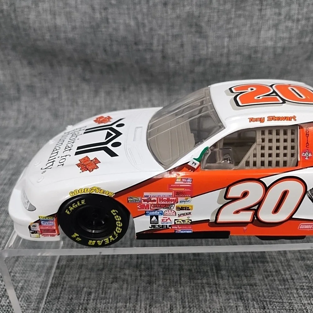 1:24 Action Diecast 1999 Nascar #20 Tony Stewart Home Depot Habitat Set of 2